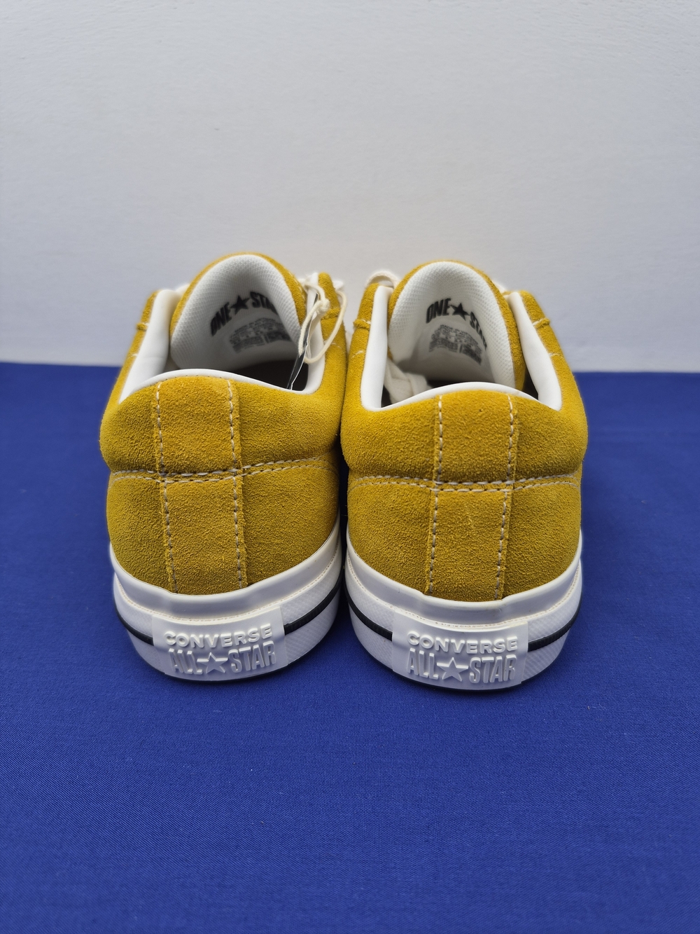 Converse Men One Star 95 OX Yellow/Vintage White Everyday Sneaker A14713C - Picture 4 of 9